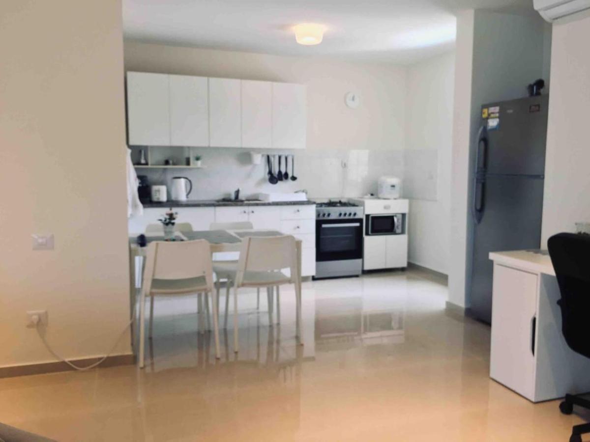 2 Bdr Nitza Appartment With Balkony Netanya Esterno foto