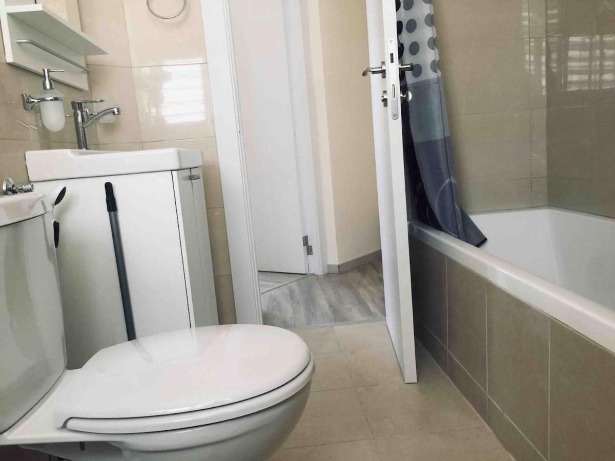2 Bdr Nitza Appartment With Balkony Netanya Esterno foto